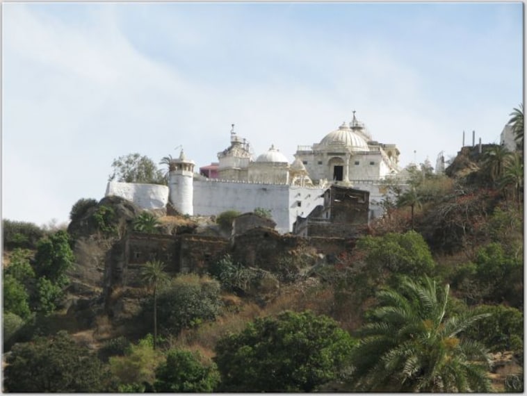Visit Achalgarh Fort-5